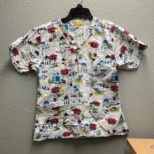 Very cute scrub top!